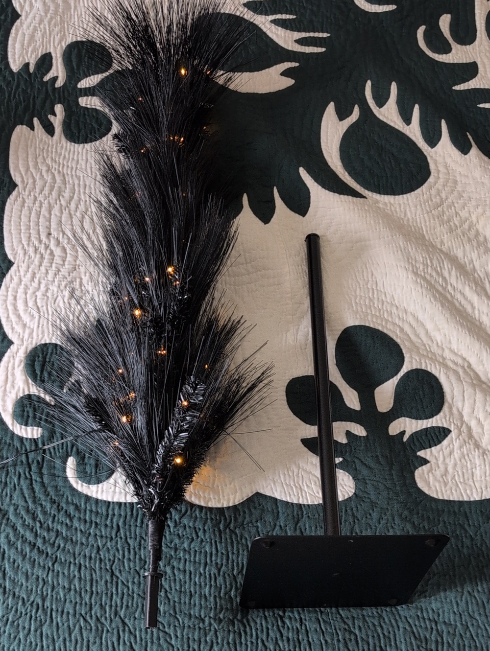 Hyde & Eek! Erie Black 🐈‍⬛ Tree 🎄 (5ft)
